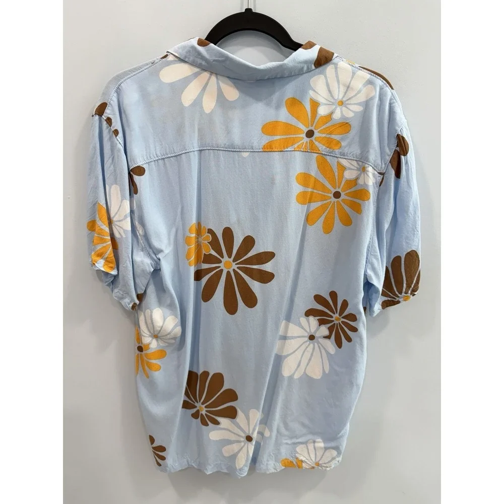 No Boundaries Floral Resort Shirt Mens Medium Blue Daisy Rayon Button Front